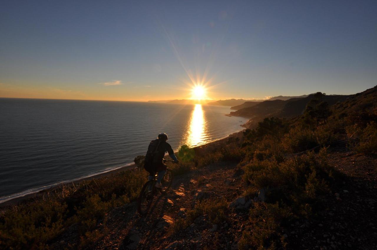 Residence Finale Bike And Beach Finale Ligure Bagian luar foto